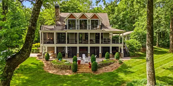 233 Tanglewood Lane