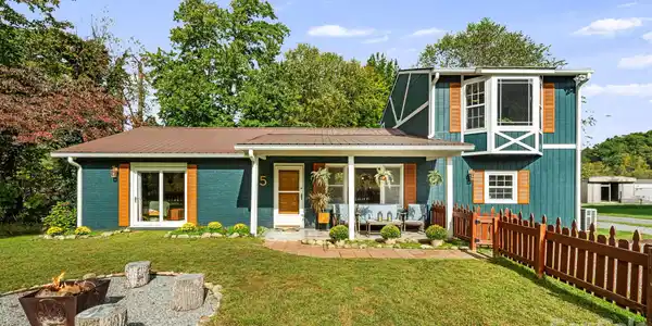 25 Pinewood Drive