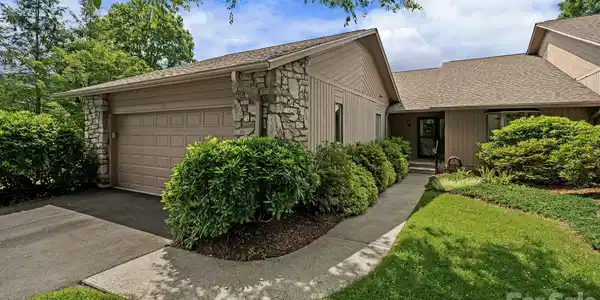 52 Clubside Drive