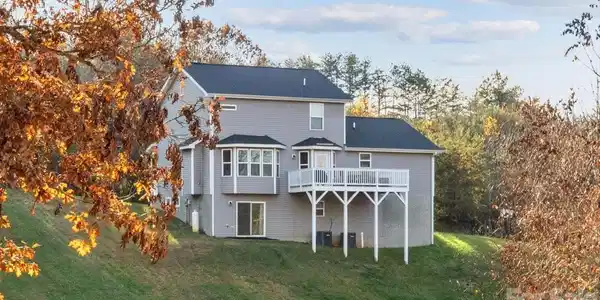 9 Old Amber Drive
