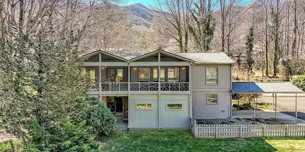 41 Balsam Shadows Drive