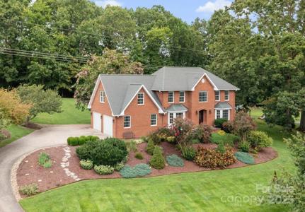 206 Bridle Path