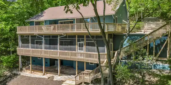 255 Gateway Drive