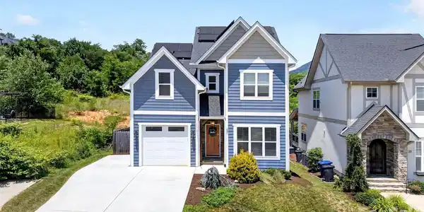 22 Tudor Way