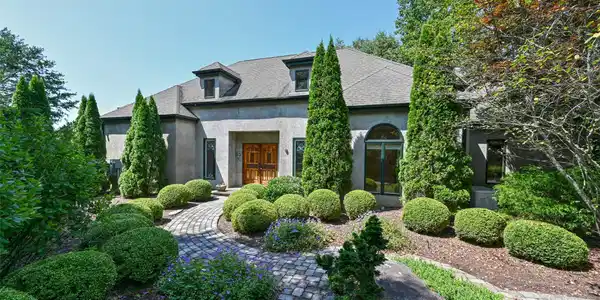5 Meadow Ridge Drive
