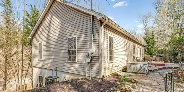 319 Glenn Bridge Road