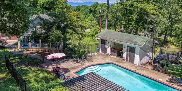 571 Piedmont Road