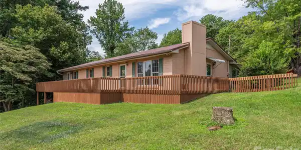 69 Emerald Lane