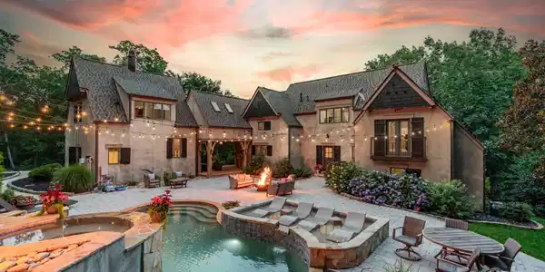 3587 Ridgetop Road
