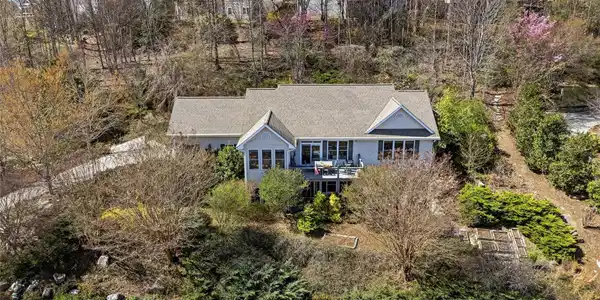 222 Bay Laurel Lane