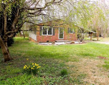 106 Pinetree Drive