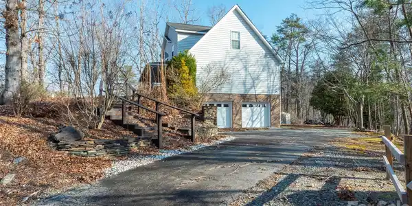 192 Buzzards Place