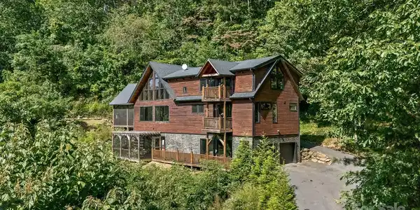 10 Scott Mountain Drive