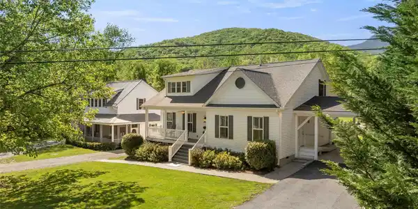 526 Davis Creek Road