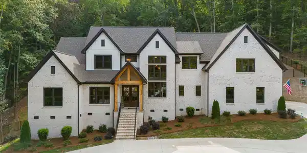 506 Stuart Ridge