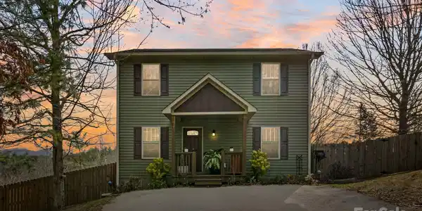 11 Mandy Lane