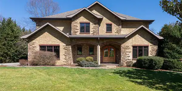 3 Willowside Court