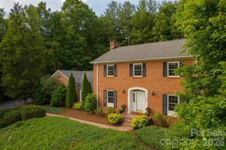 425 Sondley Woods Place