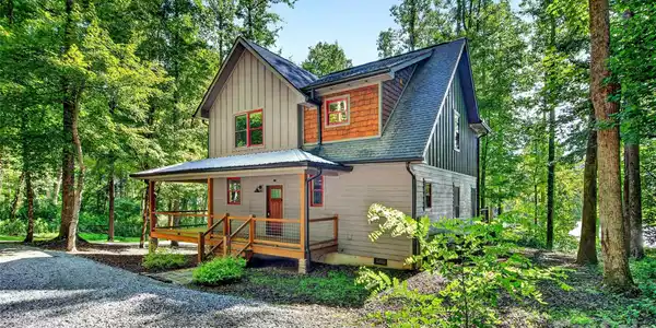 43 Clinchfield Gap Road