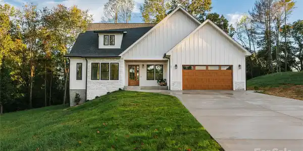 27 Baxter Woods Lane