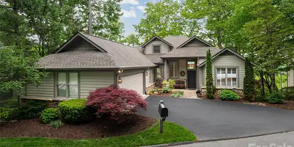 12 Spring Ridge Lane