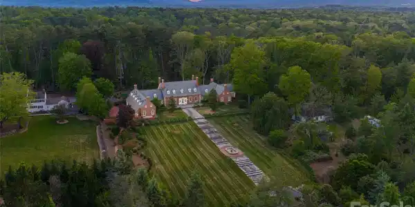 324 Vanderbilt Road