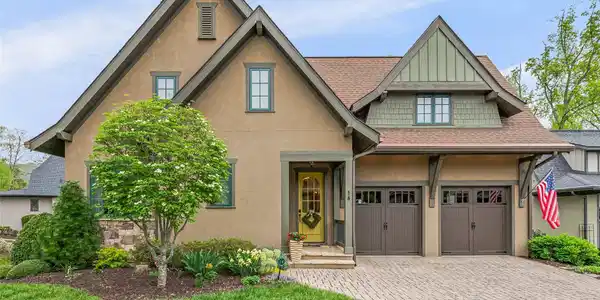 14 Chantilly Drive