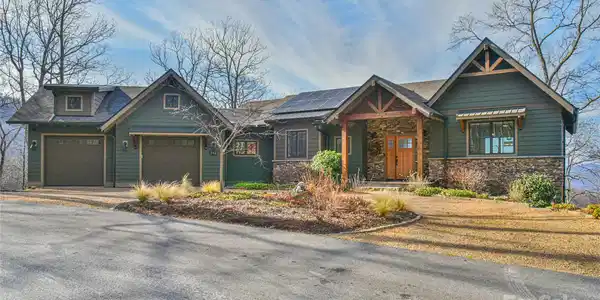 392 High Hickory Trail