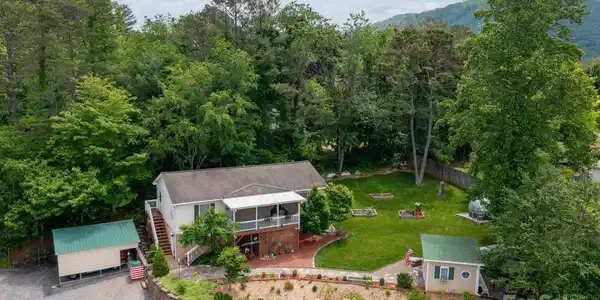 55 Upper Moffitt Road