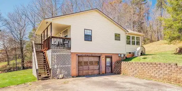 216 Pickens Road