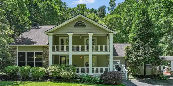 41 Glen Cove Road