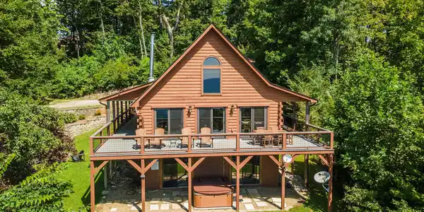 1242 Gateway Parkway