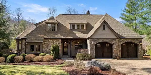 24 Hidden Hills Way