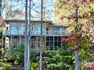 216 Woodland Circle