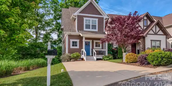 15 Tudor Way