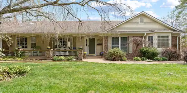 432 Hunters Glen Lane
