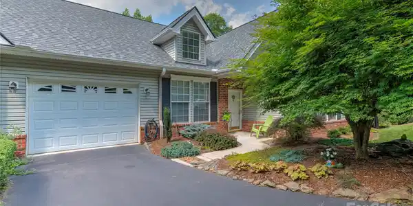 117 Hibiscus Lane