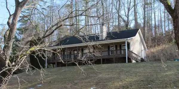 618 Brook Knoll Circle