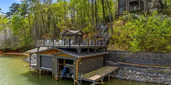 402 Holmstead Drive