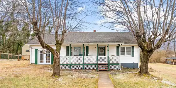 90 Pine Circle