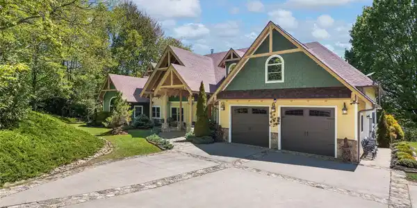 350 Snow Flake Lane