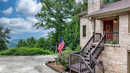 4415 Laurel Ridge Drive