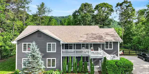 152 Skyview Circle