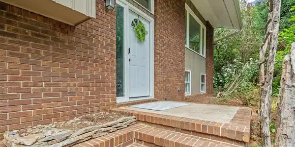 15 Beaverdam Court