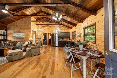 1453 Tanglewood Lane