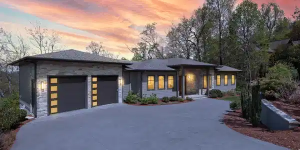 642 Altamont View