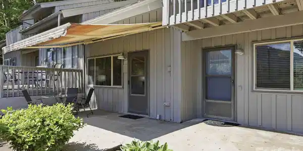 126 Hillside Court