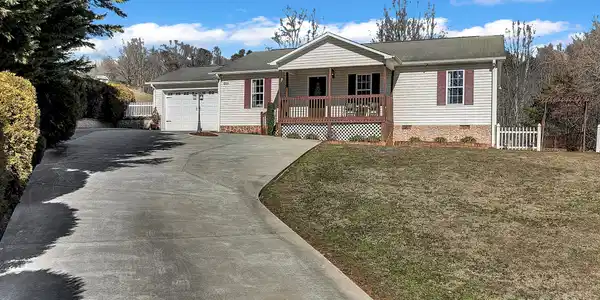 955 Old Leicester Highway