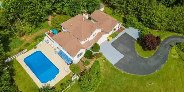 12 Apple Tree Way