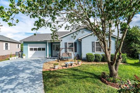 210 Autumn Circle NE